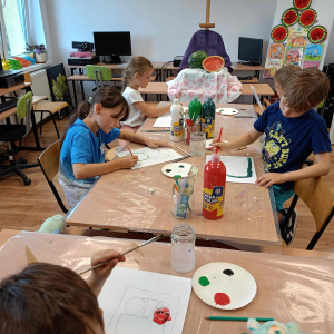 Dzień w trakcie prac plastycznych.