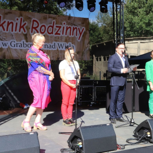 Na scenie organizatorzy wydarzenia.