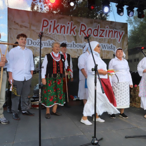 Obrzęd dożynkowy w wykonaniu KGW z Grabowa nad Wisłą
