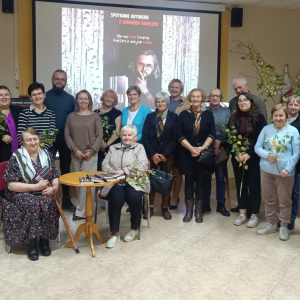 Wspóne grupowe zdjęcie uczestników spotkania.