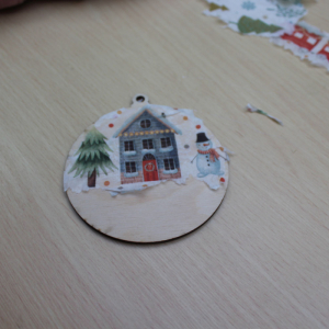 Bombka wykonana metodą dequpage.