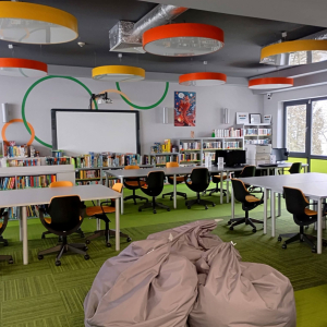 Multimedialna Bibliotka dla Dzieci i Młodzieży nr XXXI - czytelnia 